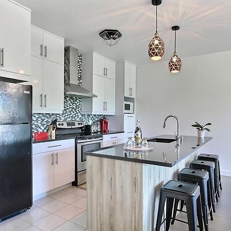 Good Vibes Only -Modern And Spacious 2 Bedroom Condo 4 Beds Free Parking, Gym Québec Exteriör bild