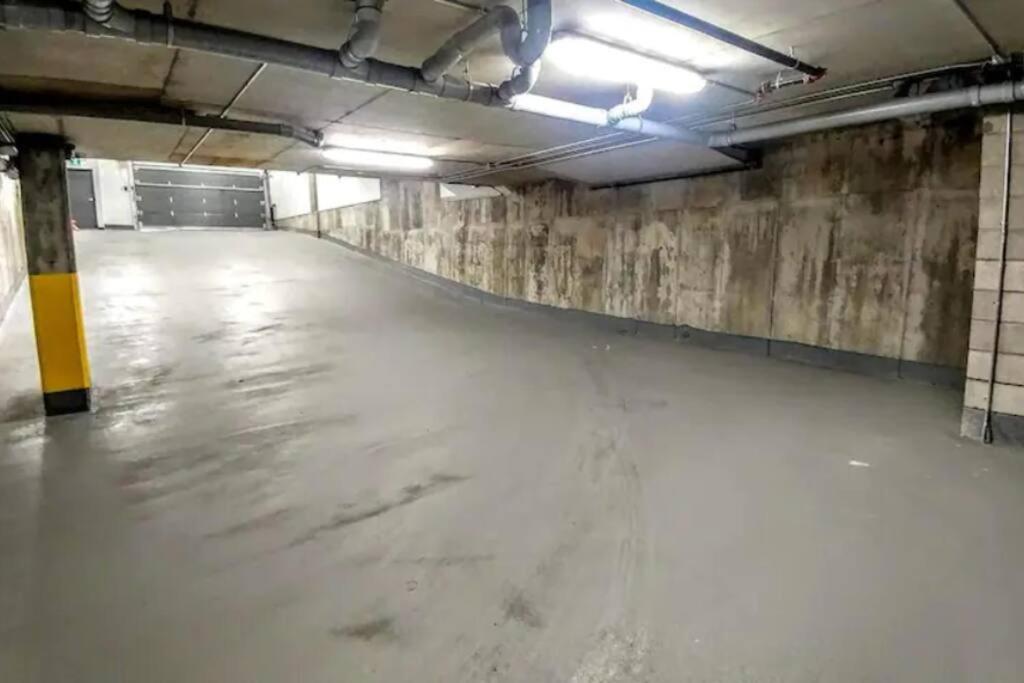 Good Vibes Only -Modern And Spacious 2 Bedroom Condo 4 Beds Free Parking, Gym Québec Exteriör bild