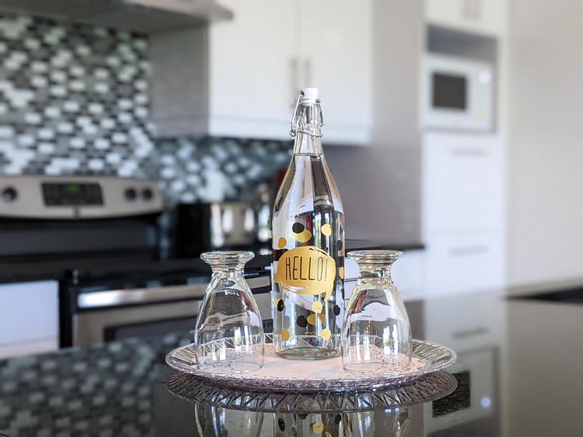Good Vibes Only -Modern And Spacious 2 Bedroom Condo 4 Beds Free Parking, Gym Québec Exteriör bild