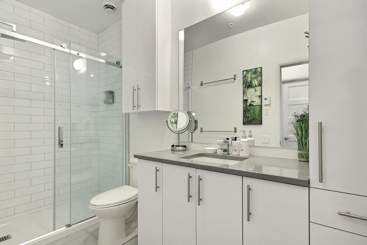 Good Vibes Only -Modern And Spacious 2 Bedroom Condo 4 Beds Free Parking, Gym Québec Exteriör bild