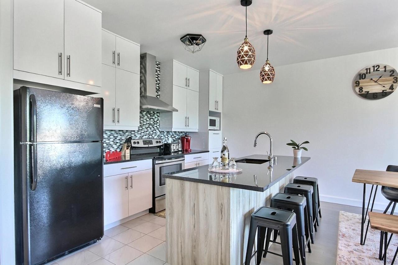 Good Vibes Only -Modern And Spacious 2 Bedroom Condo 4 Beds Free Parking, Gym Québec Exteriör bild